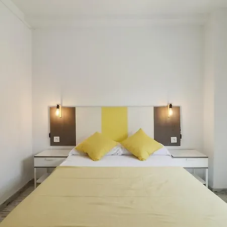 Apartment C91 - Two Bedroom Next To Alcazaba *