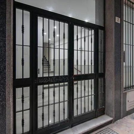 C91 - Two Bedroom Next To Alcazaba Apartment
